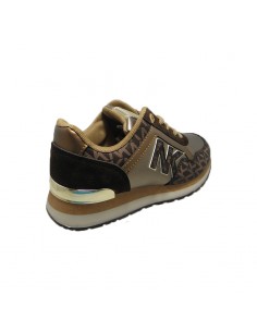 Zapatilla deportiva marrón... 2
