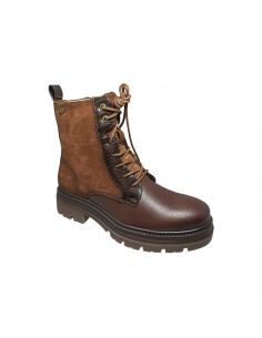 Bota de chica con tacon y...
