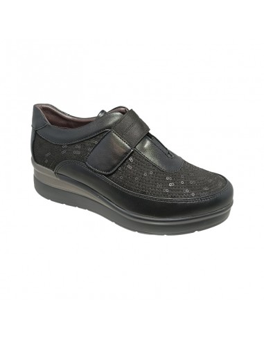 Zapato con velcro y cuña baja Zapato con velcro y cuña baja