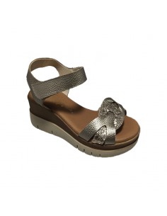 Sandalia piel taupe cuña
