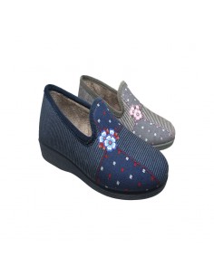 Zapatilla cuñita casa flor