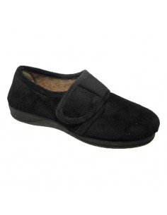 Zapatilla negra con velcro