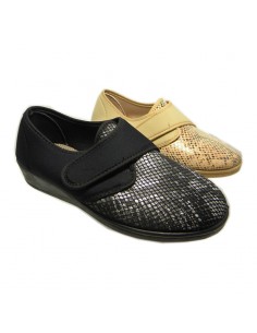 Zapatilla velcro licra...
