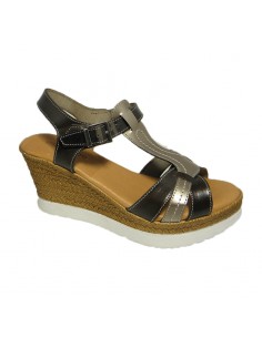 Sandalia gris piel cuña