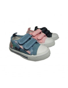 Zapatilla con velcro y...