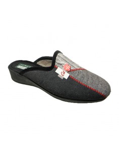 Zapatilla de mujer descalza...